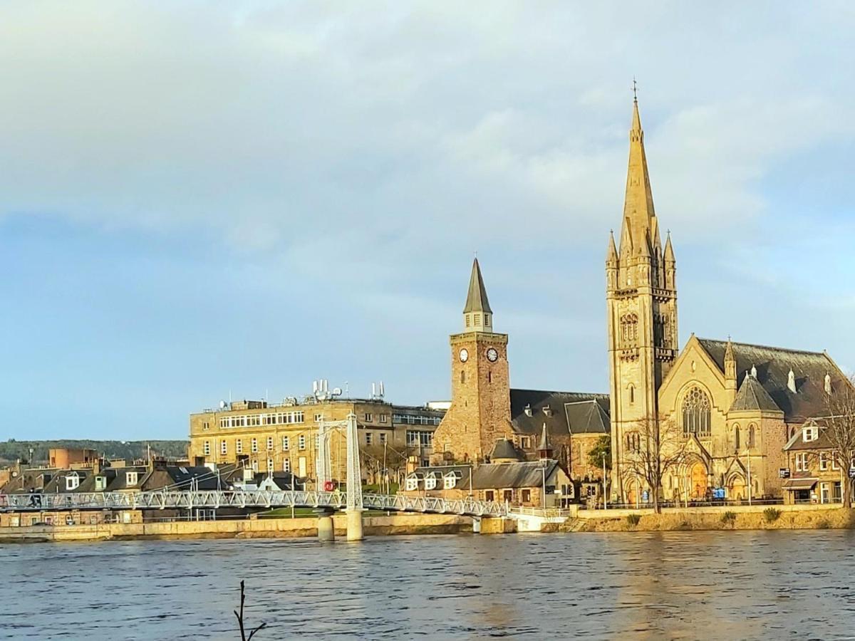 Inverness City Centre Apartment With Elevator And Google Chromecast Luaran gambar